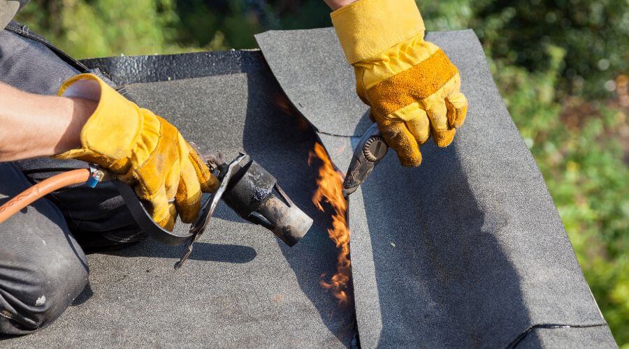 Professional gutter cleaning in Onida, SD